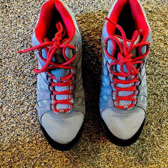 Women’s Columbia, hiking boot size 10, gray and red - Picture 1 of 2